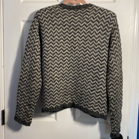 Paul Harris Design Button Down Sweater, Medium - Picture 2 of 6